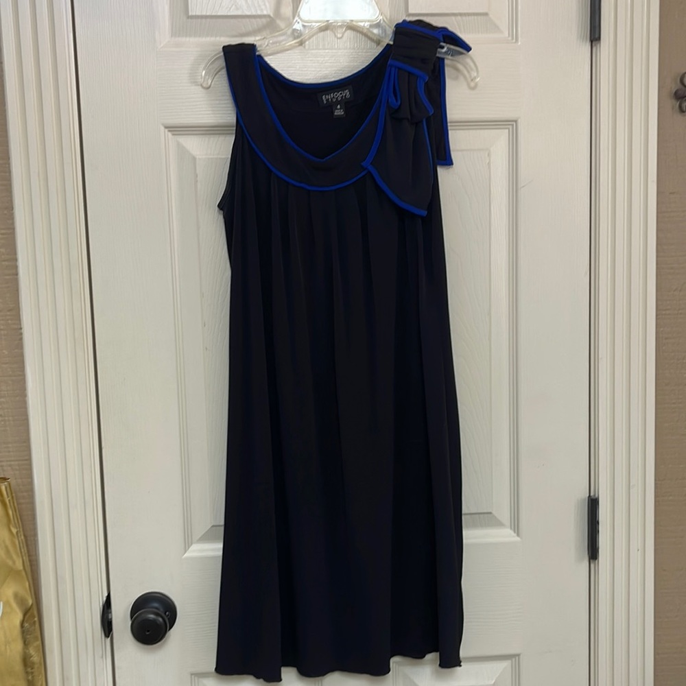 Enfocus Studio black sleeveless dress. Size 4. Great condition!